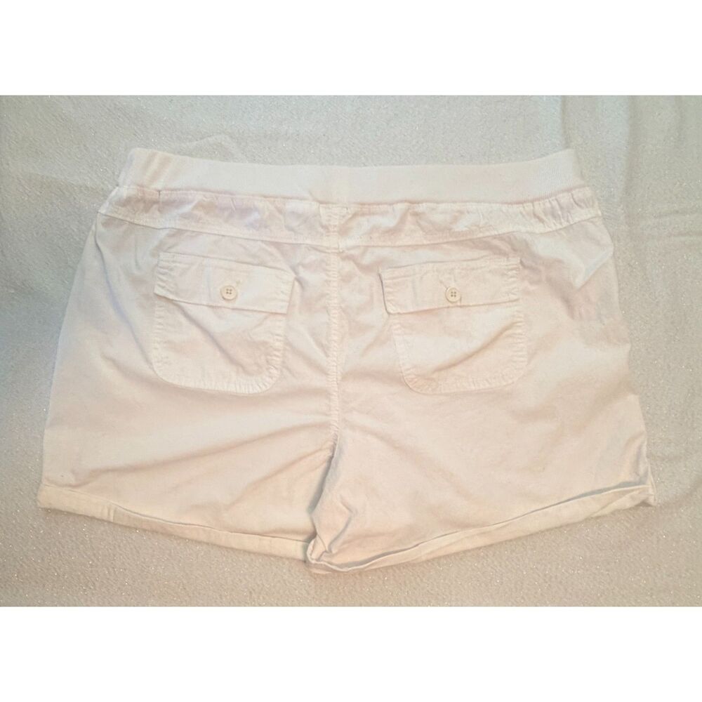 Fury white cotton pull on shorts. Size 2x